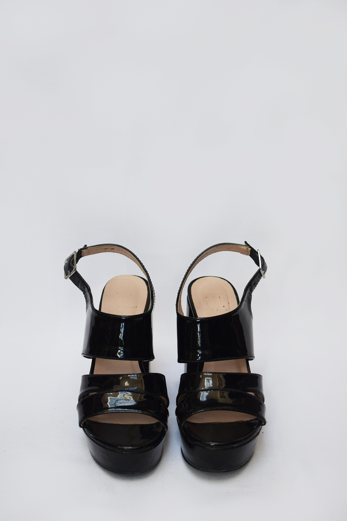Sandalias de charol negras