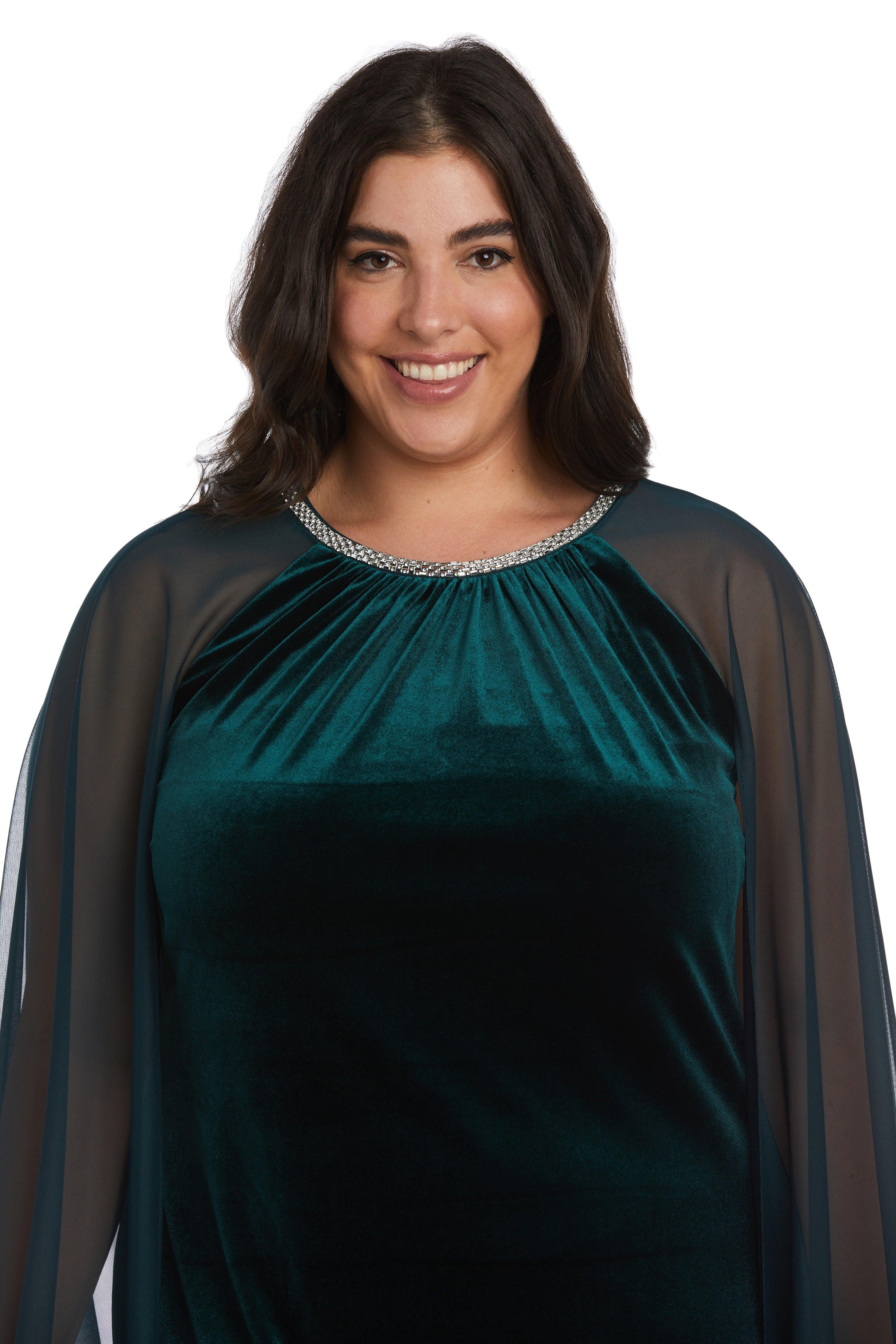 Vestido en terciopelo con capa