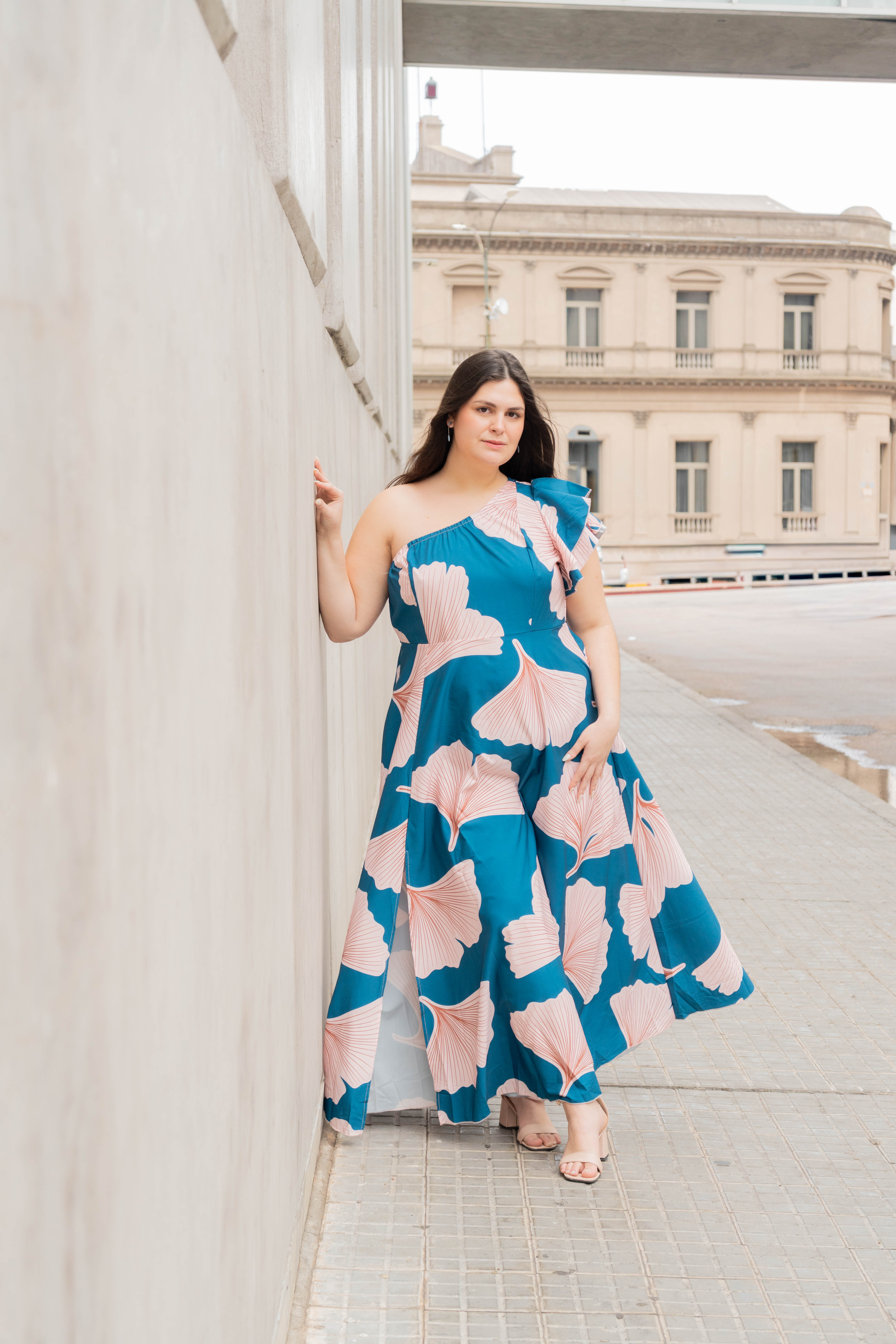 Vestido floral con una manga sola