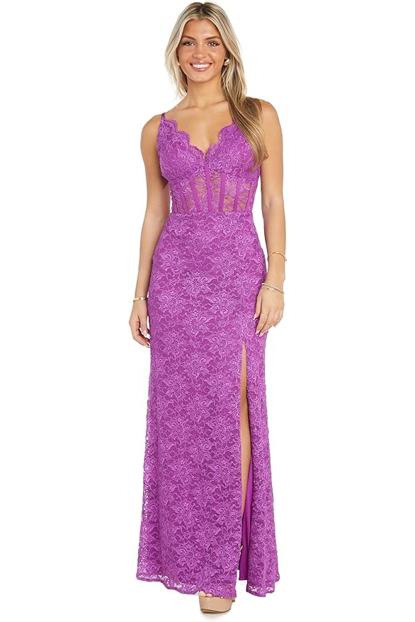 Vestido de encaje con corset y transparencias