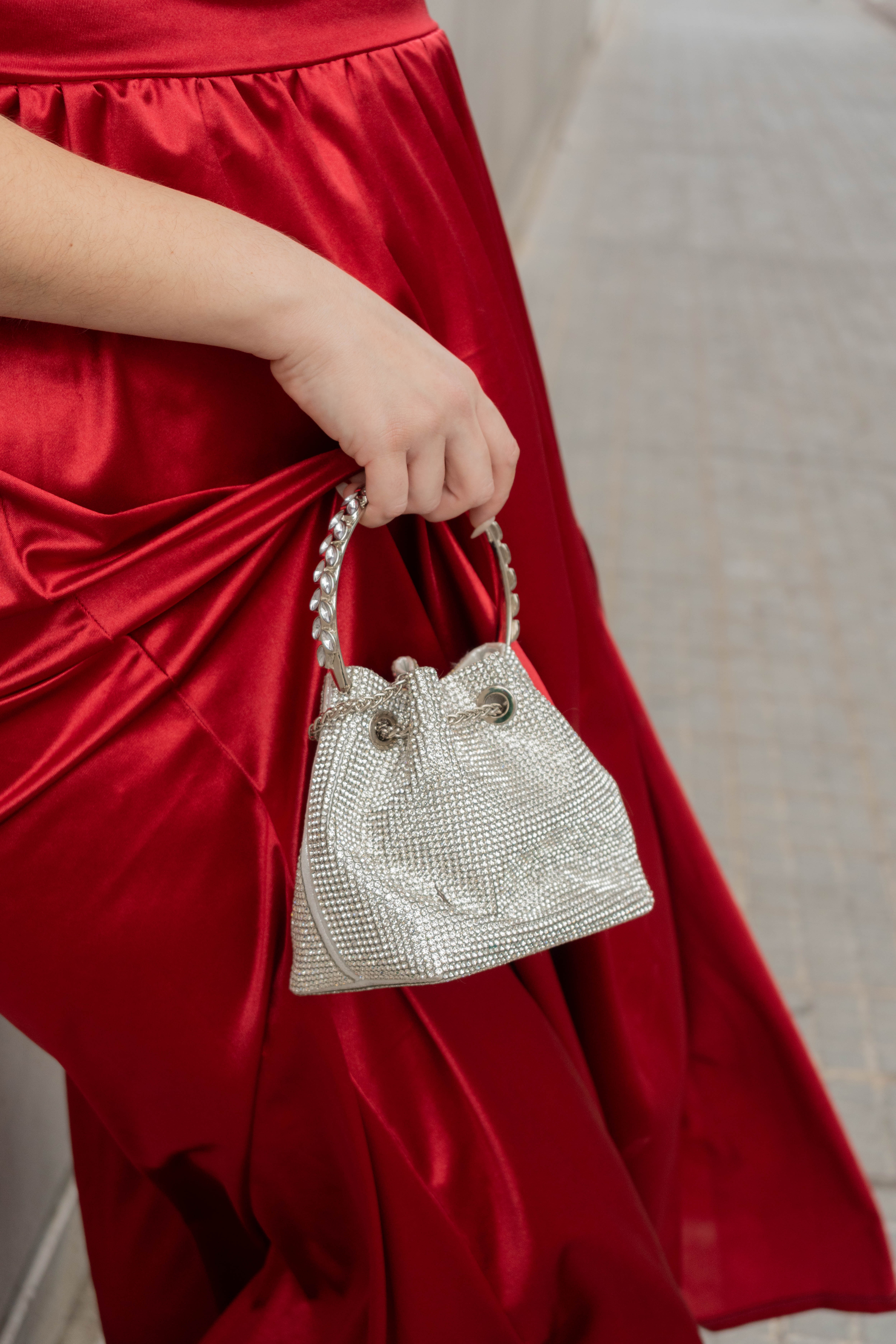 Cartera con strass y piedras