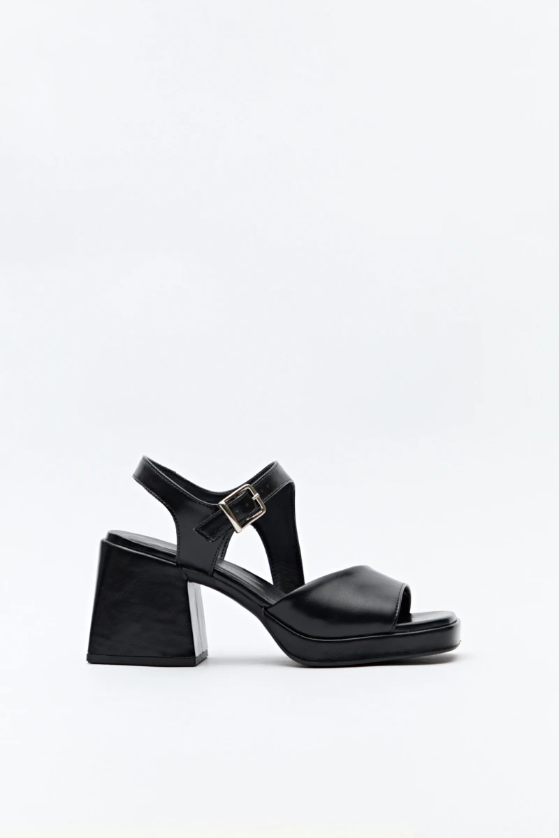 Sandalias negras taco grueso